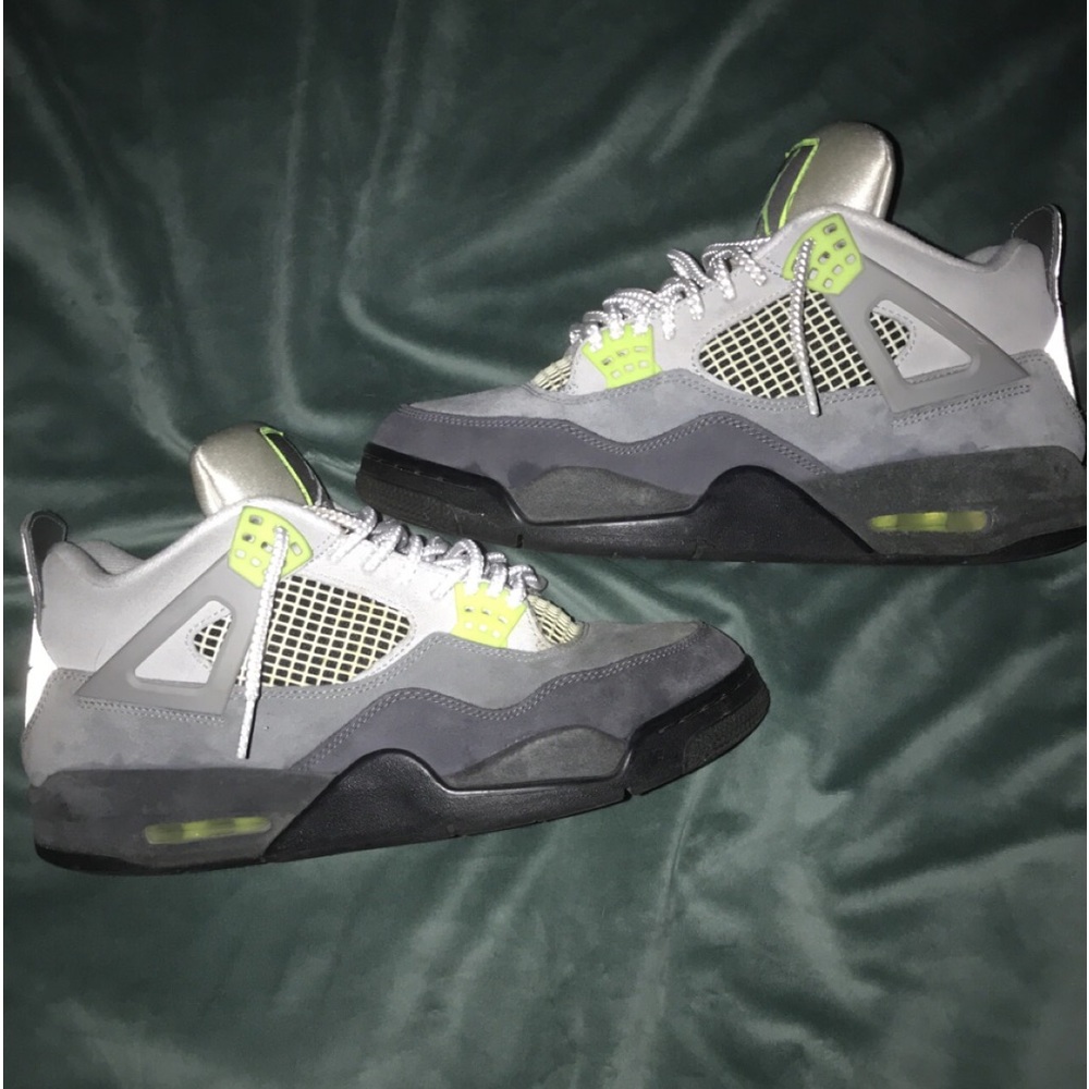 Air Jordan 4 Retro se ‘Neon 95’
